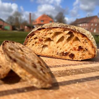 Monatsbrot Juni Tomatenbrot