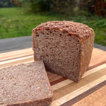 Monatsbrot Dezember Dinkelsaftkornbrot